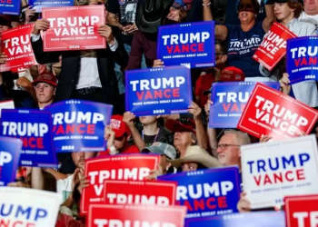 La crisis migratoria de la frontera separa a los rancheros en Arizona entre Trump y Harris