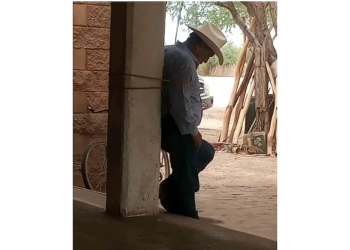 Yaquis amarran a un poste a exalcalde de Bácum