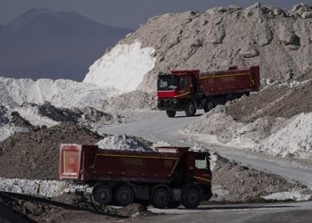 Parte del solar de Atacama se hunde por la extracción de litio
