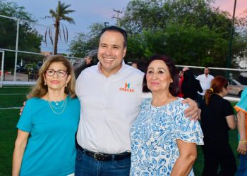 Entrega Toño Astiazarán remodelación de parque en la Sonacer