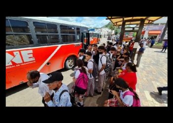 Promete titular del transporte unidades suficientes para la movilidad de estudiantes durante el regreso a clases