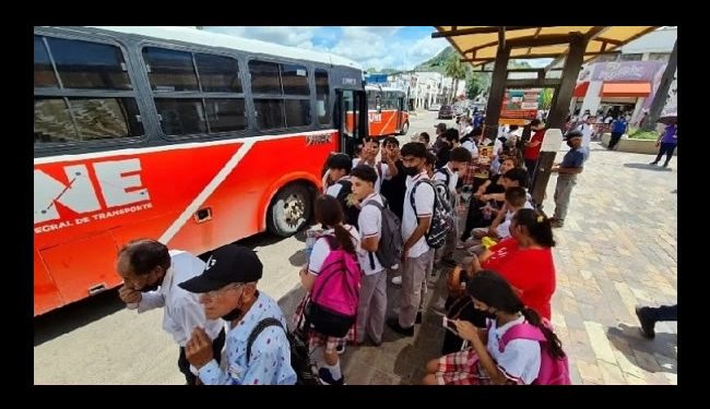 Promete titular del transporte unidades suficientes para la movilidad de estudiantes durante el regreso a clases