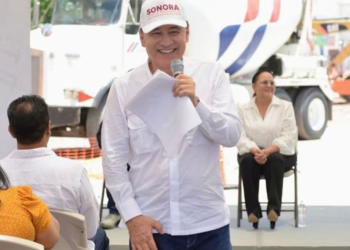 Alfonso Durazo, gobernador de Sonora, resuelve derrame de aguas negras en Guaymas