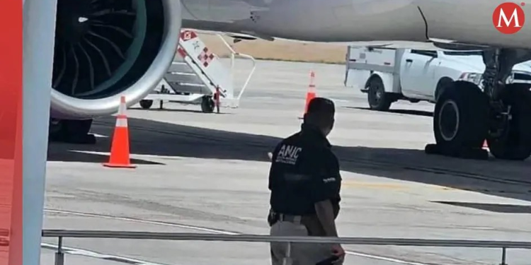 Hallan feto en avión en el Aeropuerto de Hermosillo en Sonora