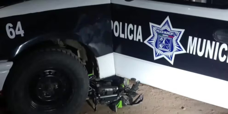 Pobladores de Huatabampo, Sonora, incendian patrulla que atropelló a un motociclista; Fiscalía investiga