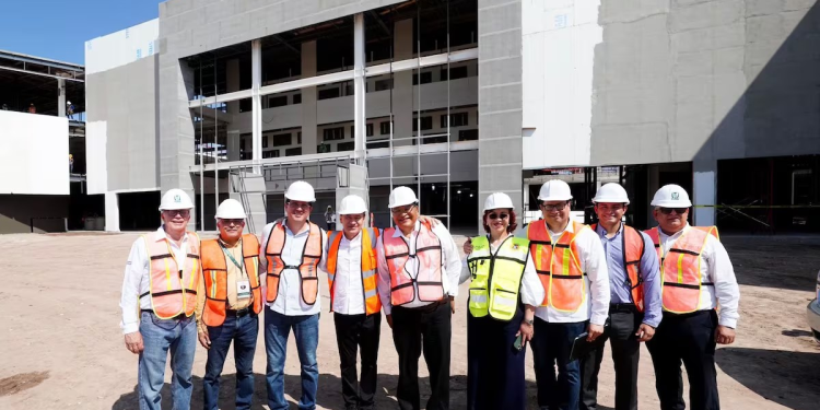 Alfonso Durazo constató el avance del Hospital General de Zona del IMSS en Navojoa