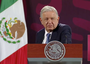 AMLO anuncia “pausa” en la relación con la embajada de EU tras críticas a la reforma judicial