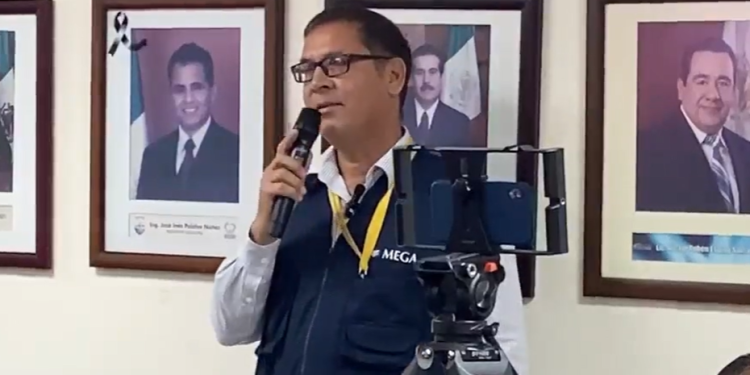 Manuel Ángulo, reportero de Meganoticias SLRC, es amenazado tras confrontar al alcalde Santos González 