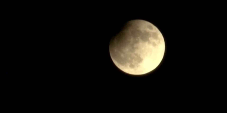 Sonorenses Disfrutan del Último Eclipse de Luna de 2024