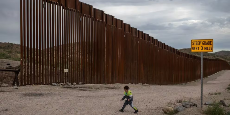 Cárteles mexicanos usan niños para traficar fentanilo a EEUU, señalan autoridades fronterizas