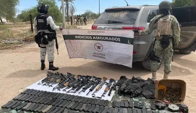 Militares decomisan granada, 15 armas largas, 105 cargadores y más de mil 300 cartuchos en Sonora