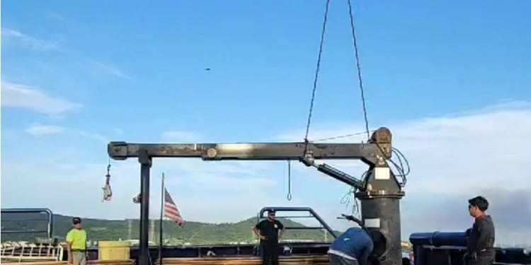 La nueva grúa triplica la capacidad de tracción de redes para Sea Shepherd