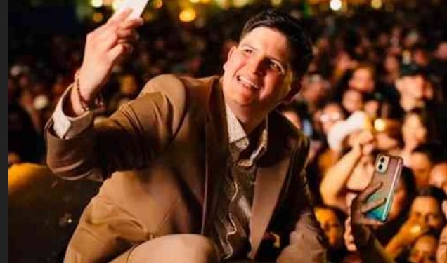 El público de Huatabampo recibe con júbilo a uno de sus máximos exponentes del regional mexicano: Aldo Trujillo, el cantautor sigue cautivando con su música