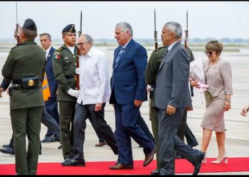 Llega Díaz Canel a México para toma de posesión de Sheinbaum