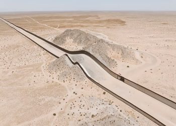‘The Gap’: Daniel Ochoa de Olza retrata el magma de sueños y pesadillas del muro que separa Estados Unidos y México