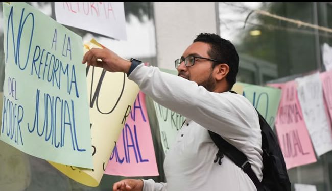 ‘Se cae la reforma judicial de AMLO’: ¿Qué pasa si los 43 senadores de oposición votan en contra?