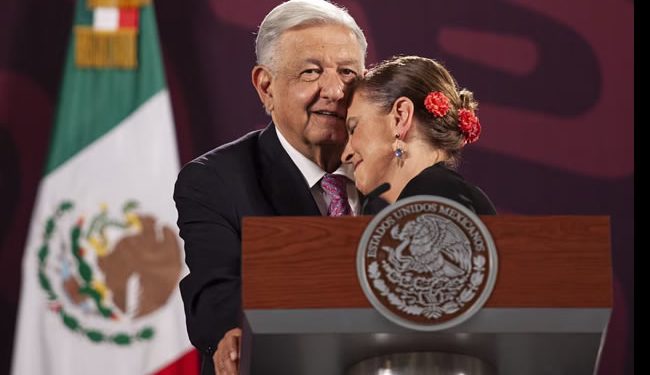 El primer y último derroche de amor de López Obrador y Beatriz Gutiérrez Müller en ‘las Mañaneras’