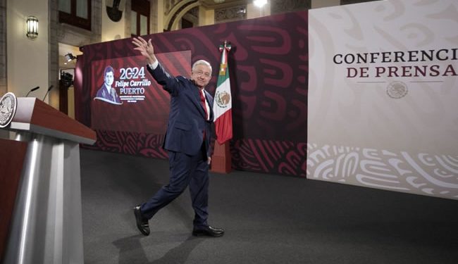 AMLO manda carta de despedida a morenistas; les pide evitar la prepotencia