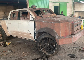 Aseguran cuatro vehículos con blindaje artesanal de los llamados “monstruos” en Pitiquito