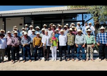 Frente a Yaquis, Sheinbaum ratifica a funcionarios que dan seguimiento a plan de pueblos originarios