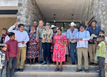 El INPI inaugura Casa Escolar de la Niñez Indígena en Mesa Colorada, Álamos, Sonora, con una inversión de 40.3 mdp.