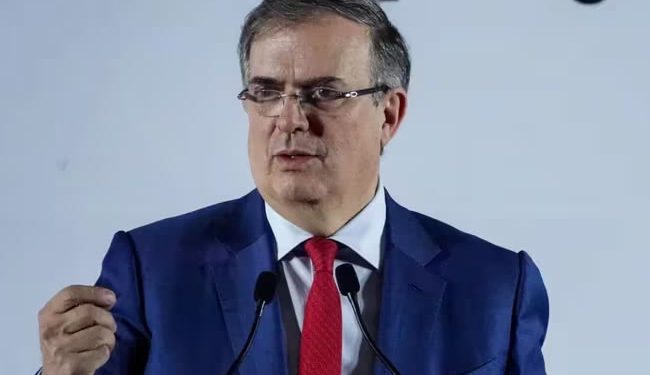 Marcelo Ebrard solicita licencia en el Senado de la República