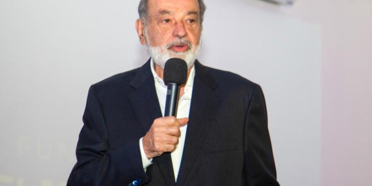 Carlos Slim califica de “irracional” los altos ingresos de jubilados en México