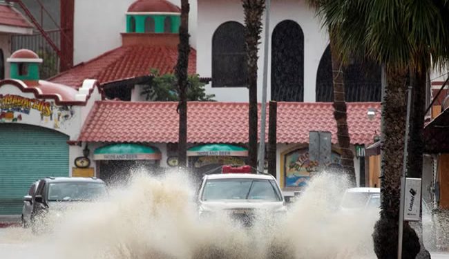 Tormenta tropical Ileana se debilita, pero aún provoca lluvias torrenciales en Sonora y Sinaloa