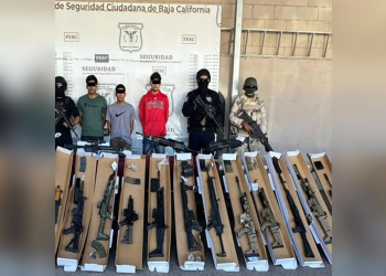 Ejército Mexicano decomisa arsenal en la zona limítrofe entre Baja California y Sonora. Hay tres sujetos detenidos