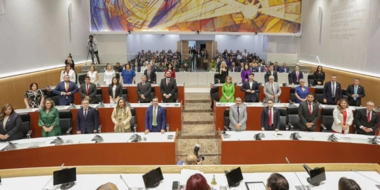 Congreso de Sonora: 33 diputados rinden protesta; Morena tiene mayoría