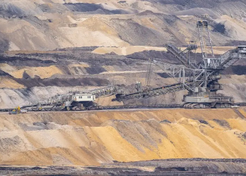 Bolivia firma con empresa rusa para construir una planta de extracción directa de litio