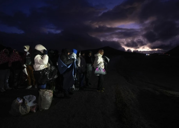 Detenciones por cruces ilegales en la frontera sur de EEUU aumentan 3% en agosto
