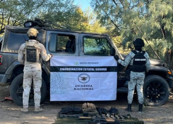 Guardia Nacional y Ejército Mexicano aseguran dos vehículos todoterreno, 10 armas largas, cargadores y cartuchos útiles