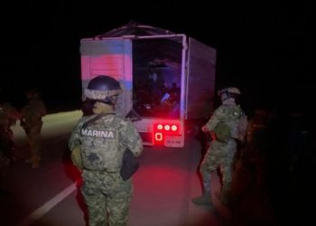 Marina rescata y brinda ayuda humanitaria a personas migrantes en inmediaciones de Yucuribampo