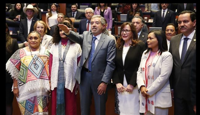 Ratifican a De la Fuente como canciller