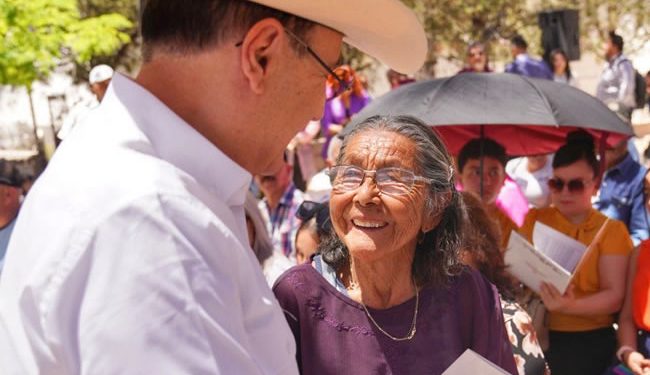 Beneficia Durazo a más de 47 mil familias sonorenses con entrega de escrituras