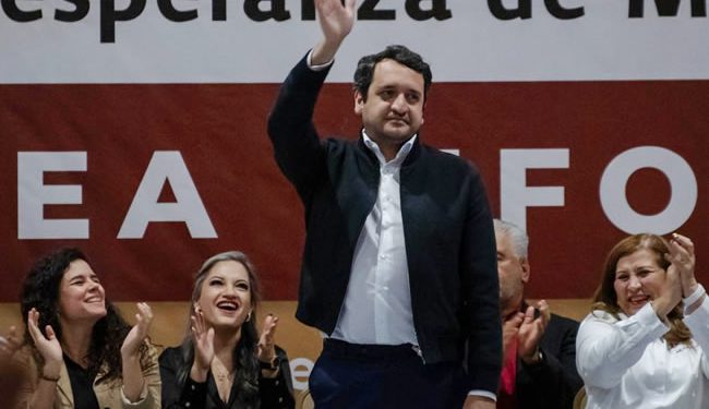 ‘Andy’ López Beltrán, hijo de AMLO, hace su primera aparición como secretario de Morena