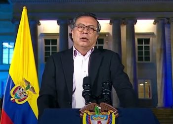 Sheinbaum se solidariza con Petro ante investigación en su contra