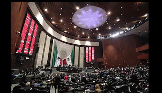 Diputados aprueban reforma a Pemex y CFE para regresarlas a “empresas públicas”
