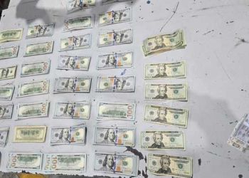 En Sonora, Guardia Nacional , con apoyo de ANAM, detiene a tres personas en posesión de más de 30 mil dólares sin declarar