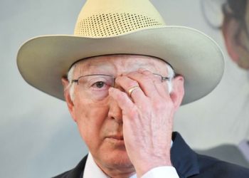 Sheinbaum limita a Ken Salazar: tendrá que hablar sólo con el canciller De la Fuente