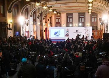 Sheinbaum envía iniciativas de reforma a la Constitución en favor de las mujeres