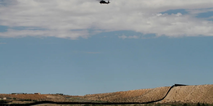 Arrestos por cruces ilegales en frontera sur de EU caen en septiembre