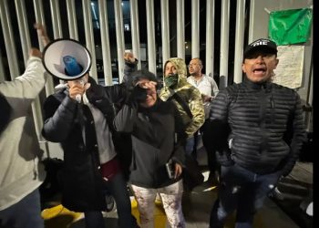 Trabajadores del PFJ liberan accesos a edificio de la Judicatura