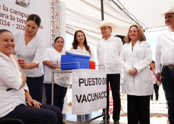 Gobernador Durazo fortalece educación y salud en comunidades de la sierra de becas y jornada de vacunación