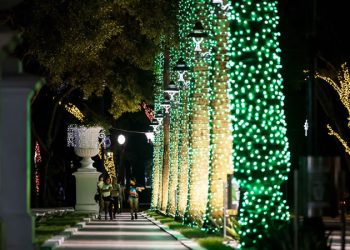 Ya es Navidad en Venezuela y Maduro canta villancicos…, pero Santa Claus no aparece