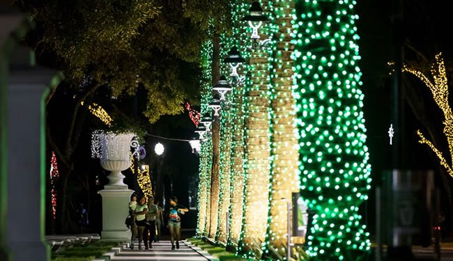 Ya es Navidad en Venezuela y Maduro canta villancicos…, pero Santa Claus no aparece