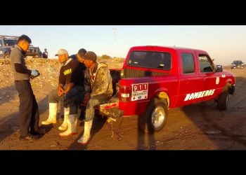 Regresan con vida a los dos pescadores desaparecidos en la playa de Santa Bárbara