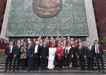 Alfonso Durazo felicitó a Claudia Sheinbaum por la toma de protesta como presidenta de México