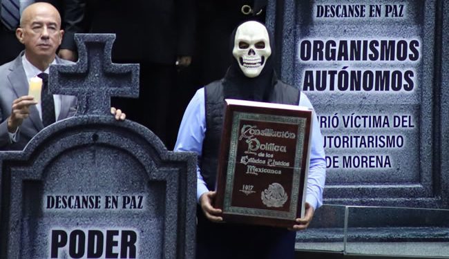 Mayoría morenista aprueba reforma de ‘supremacía constitucional’